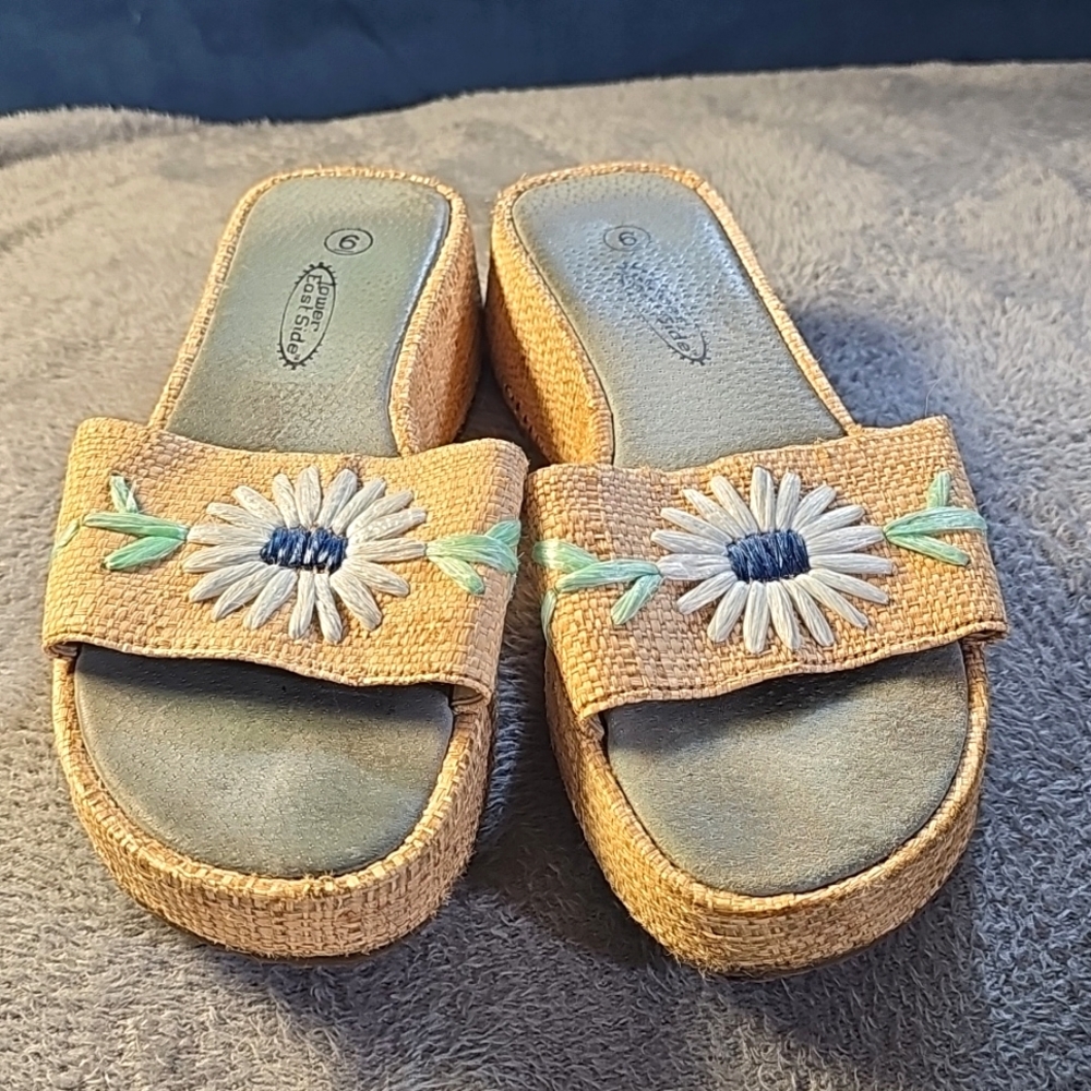 Lower East Side Straw Flower Slides Embroidered Daisies platform Sandal SZ 6 L12